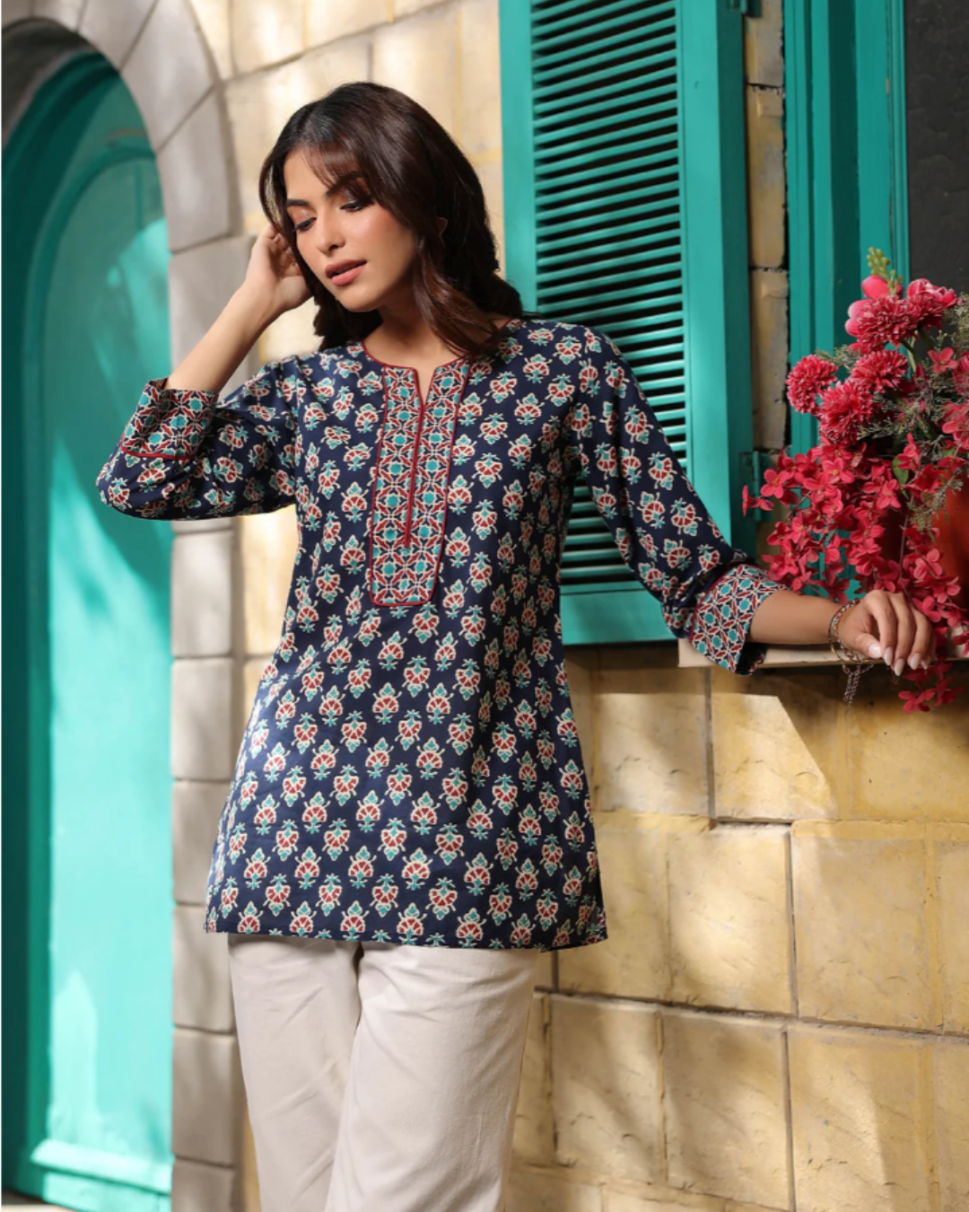 Floral Embroidered Straight Kurti