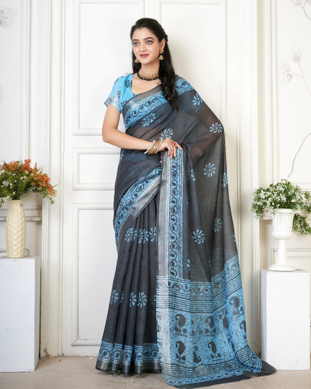 Charcoal Grey Cyan Sunburst Booti Saree