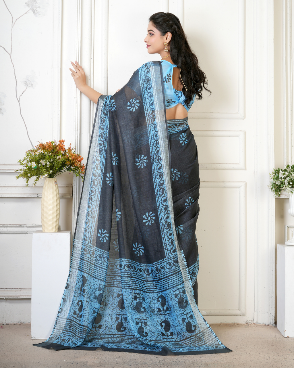 Charcoal Grey Cyan Sunburst Booti Saree